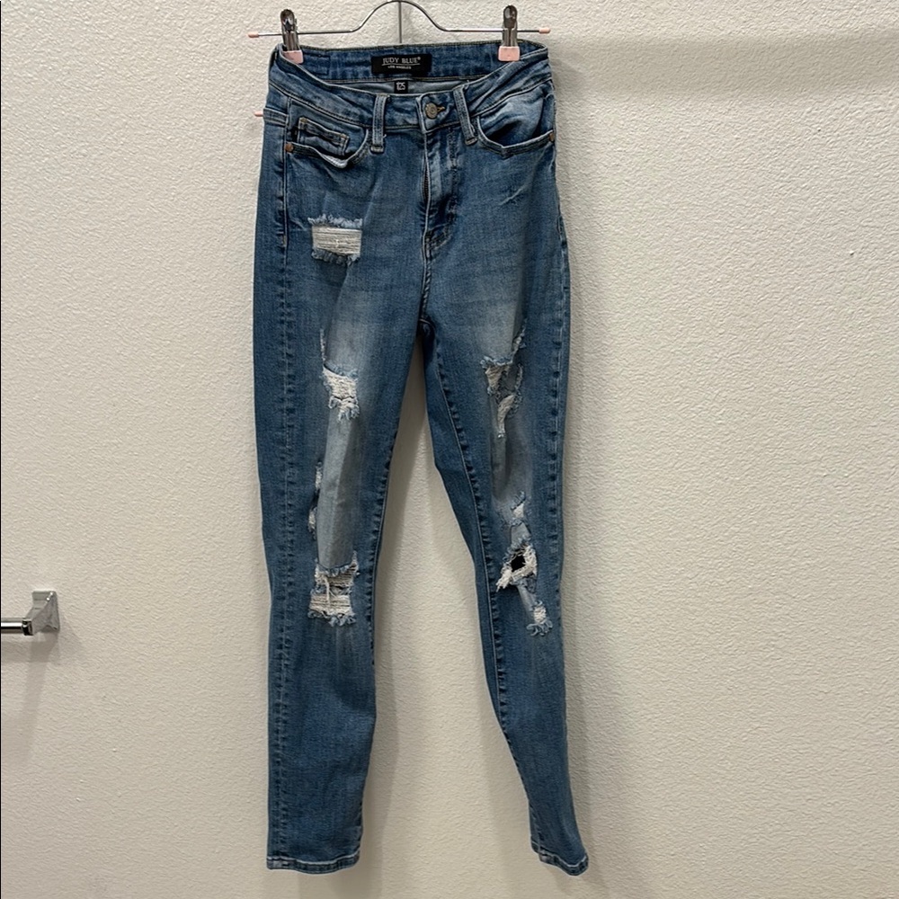 Judy Blue  Ripped/Distressed Skinny Jeans